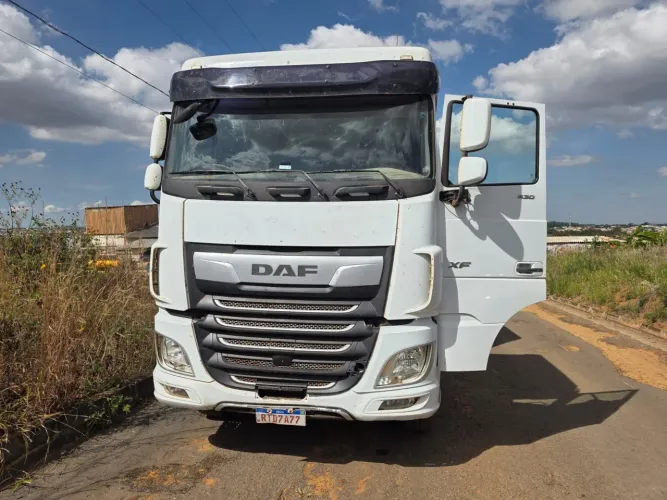Caminhão DAF 530 modelo 2022 Super Cabine