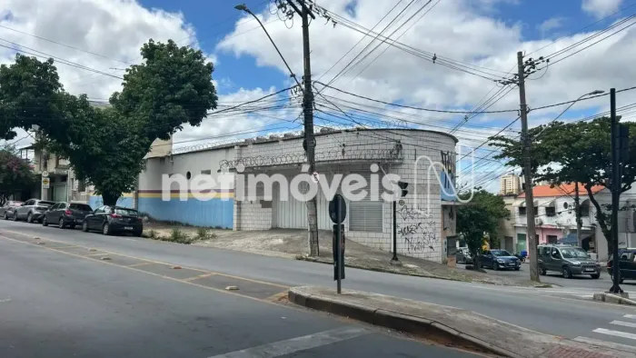 Prédio comercial de 755 m²; na Boa Vista, Belo Horizonte | Terreno de 618 m²; | Duas ruas