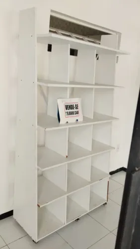 Organizador com rodanas, em MDF/25.