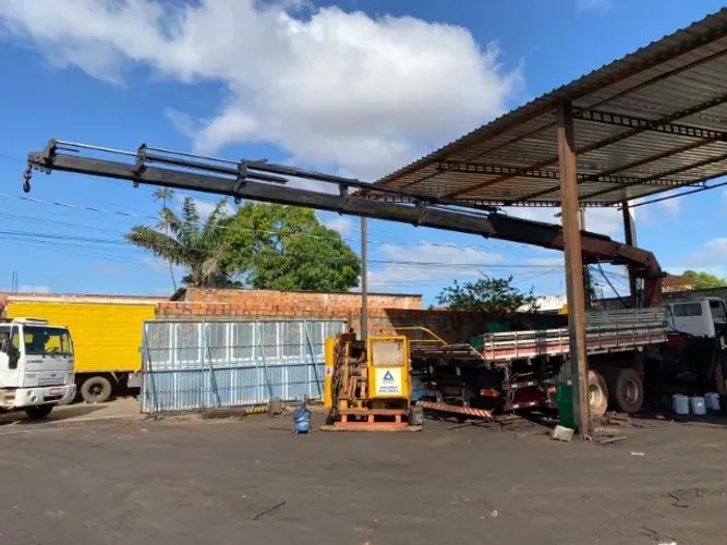 Vendo Caminhão Mercedes Benz 2423k, com MUCK Madal Palfinger 38502