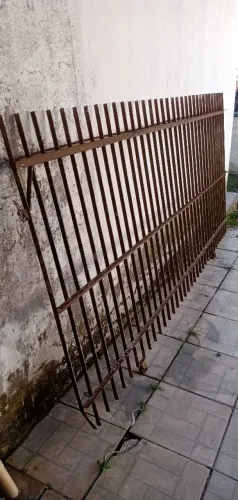 Portão ferro 2.98X1,40. (Precisa reparo )