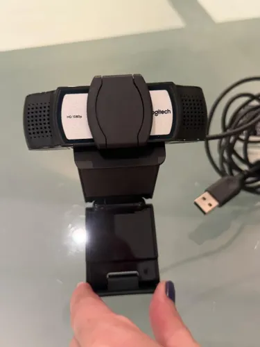 Webcam Logitech Full HD 1080p - Ótima Qualidade