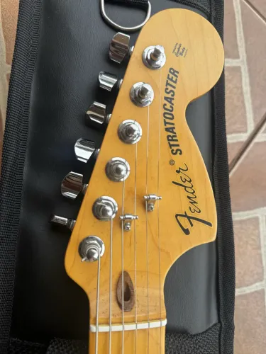 Guitarra Fender Stratocaster Americana