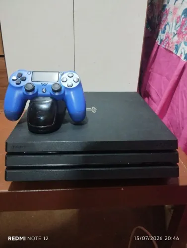 Playstation 4 pro 1 TB de armazenamento