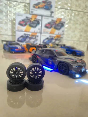 Carro de Controle Remoto Drift 4x4 Luzes + Pneus Drift e Corrida | Frete Grátis e Cartão