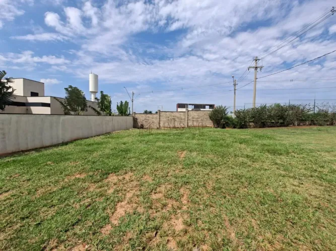 Terreno á venda no Condomínio Residencial Cyrela, Bauru, Sp.