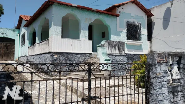 Venda de uma casa na Avenida Mário Negócio
