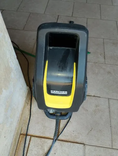 Lavadora de alta pressão vap karcher k3 turbo.