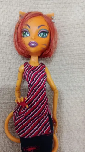 Boneca Monster high Toralei striper funcionando 