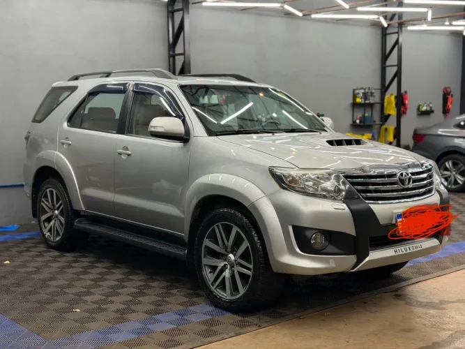 Toyota Hilux SW4 SRV D4-d 4X4 3.0 TDI Dies. AUT 2014