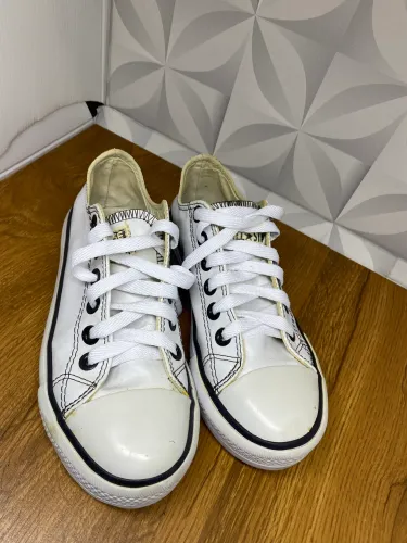 Tênis Converse All Star Branco em Couro Sintético - Tam. 35