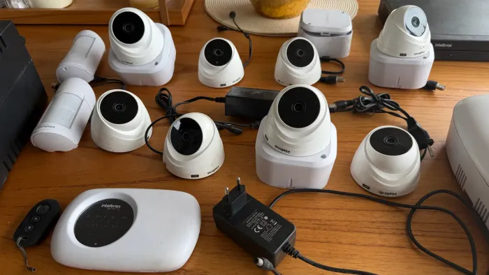 Kit Intelbras: 8 Câmeras + DVR + Alarme + Nobreak