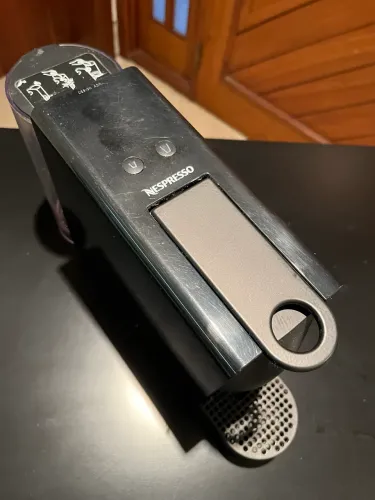 Cafeteira Nespresso Essenza mini