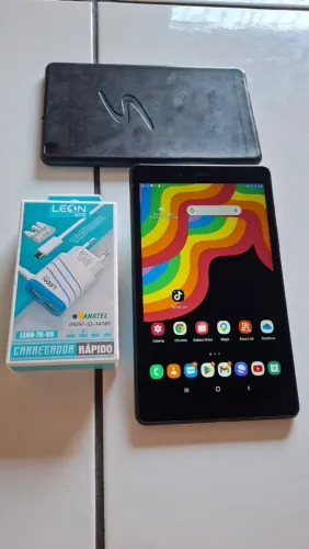 TABLET TAB A SAMSUNG pega chip faz ligacao 8 polegadas e 32Gbs com capa e carregador