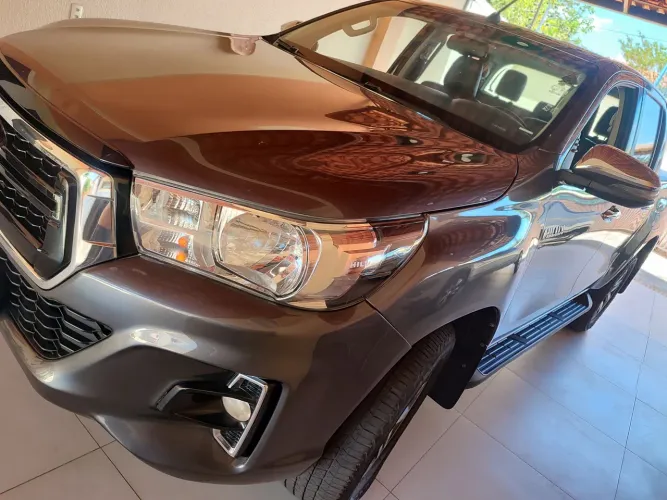 Toyota Hilux CD SRV 4X4 2.8 TDI Diesel Aut. 2019