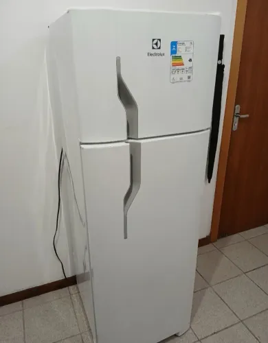 Geladeira Degelo Electrolux