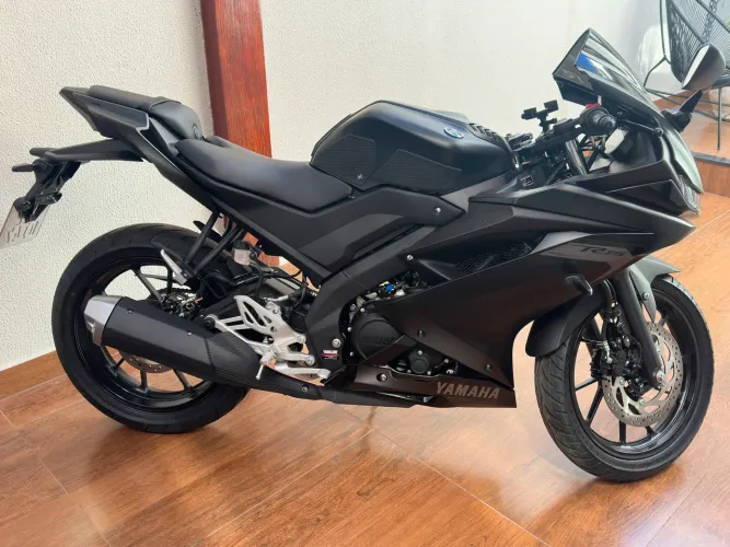 Vendo Yamaha R15 26/26 com 800km 