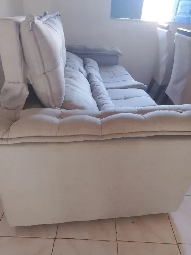 Vende se sofá retrátil reclinável tecido linho menos de 10 meses de comprado.