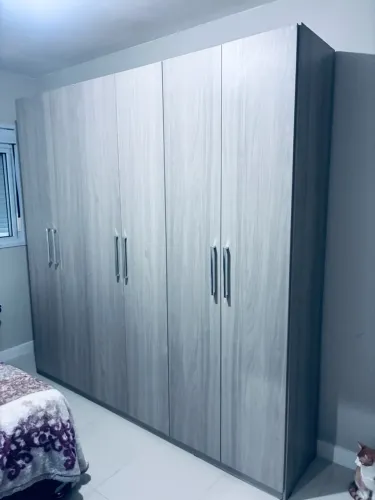 Guarda-Roupa / Roupeiro Casal em MDF (6 Portas) - Bom Estado