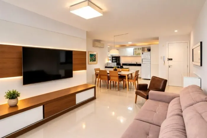 Viva a poucos passos da praia em um apartamento completo em Jurerê com 3 Dormitórios e Vis