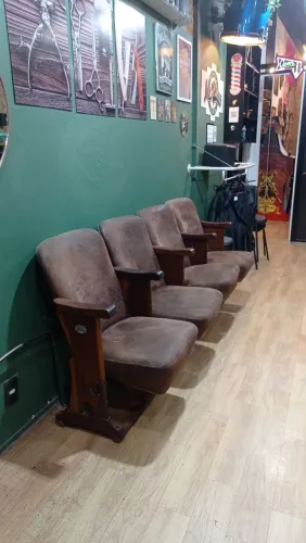 Cadeiras de cinema da década de 70