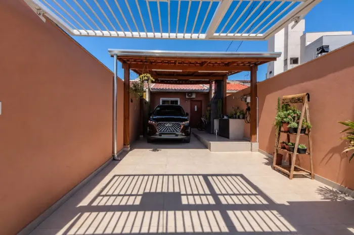 Casa para Venda em Camboriú, Rio Pequeno, 2 dormitórios, 1 banheiro, 2 vagas