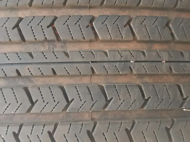 2 pneus aro 15. 185/60
