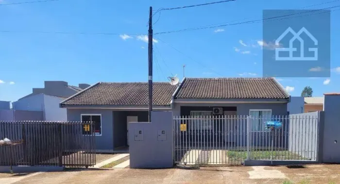 Linda casa com 3 quartos estrutura em concreto solido revestido