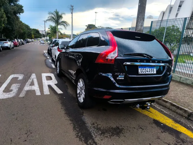 Volvo XC 60 T-5 Momentum 2.0 245cv FWD 5P 2016