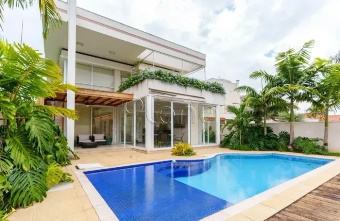 Casa à Venda de no Condomínio Reserva das Palmeiras em Valinhos, no bairro Jardim Europa.