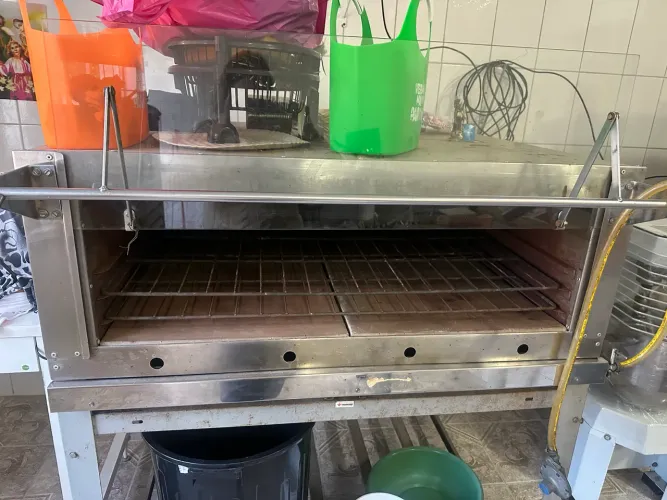 Forno a gás Venâncio de lastro 4 pedras e duas grades
