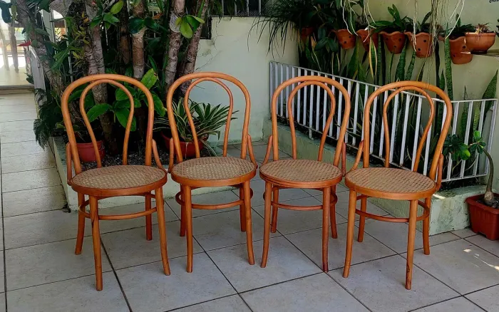 Quarteto Cadeiras Thonet Bistrô