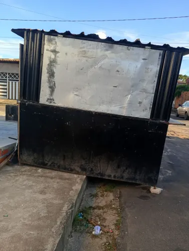 Trailer food com tenda, para lanches com metragem de 3x2.70!