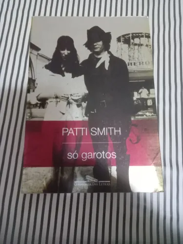 Livro Patti Smith Só Garotos Companhia das Letras