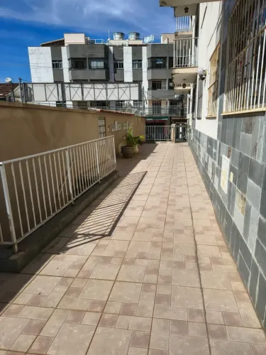 Bem Localizado Apartamento de Um Quarto Térreo com Garagem- Juiz de Fora - MG