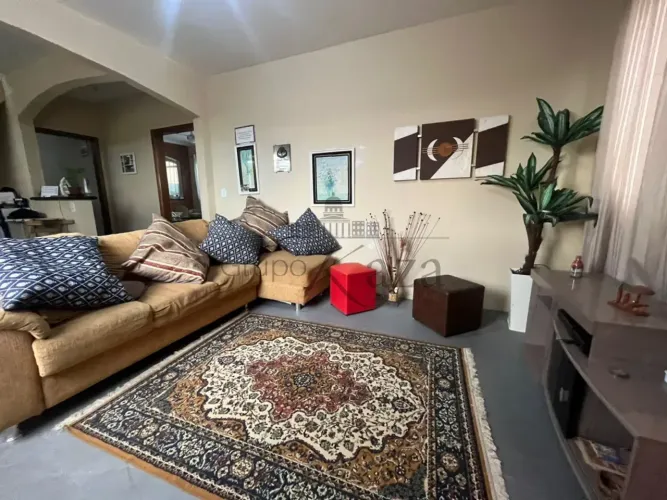 Casa Residencial e Ponto Comercial - Jardim Portugal - 5 Dormitórios - 275m².