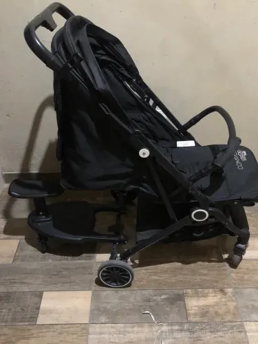 carrinho de bebê com cadeirinha de passeio 