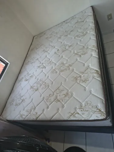 Base mais colchão casal
