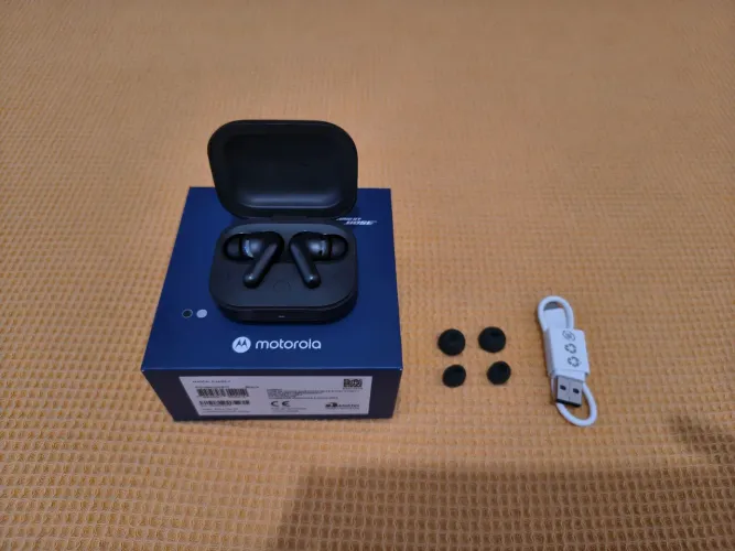 Moto Buds+ Sound by Bose - Original Motorola - 4 meses de uso