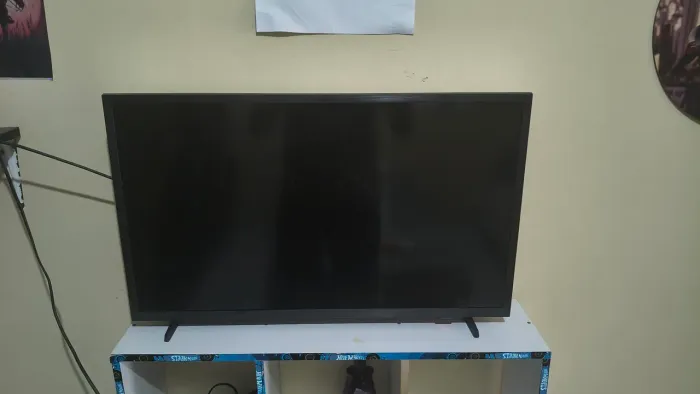 TV 32 polegadas 1 semana de uso motivo da venda na descrição