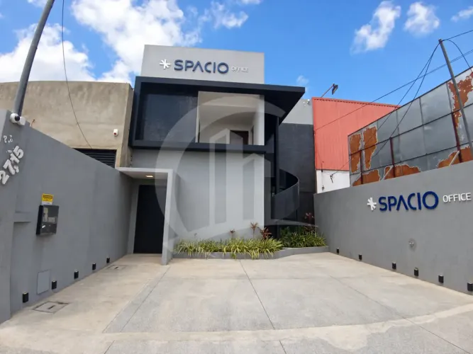 Prédio Comercial à Venda no Ponto Novo | 10 Salas, Energia Solar e Estrutura para Negócios