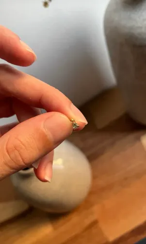 Pingente Vivara ouro 18k e safira verde 3mm