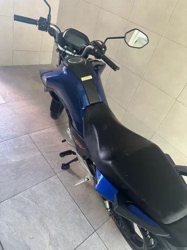 Vende-se motocicleta
