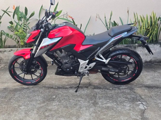 HONDA CB300F TWISTER