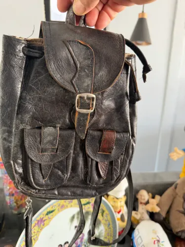 Bolsa antiga de couro