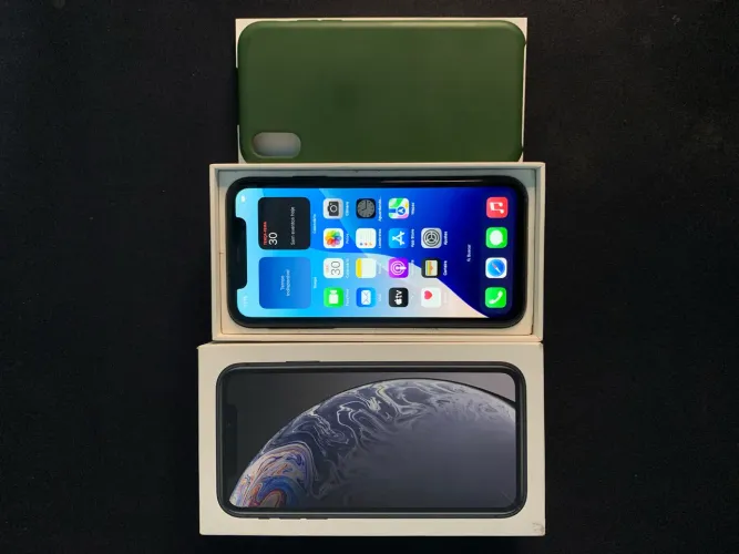 IPhone XR preto