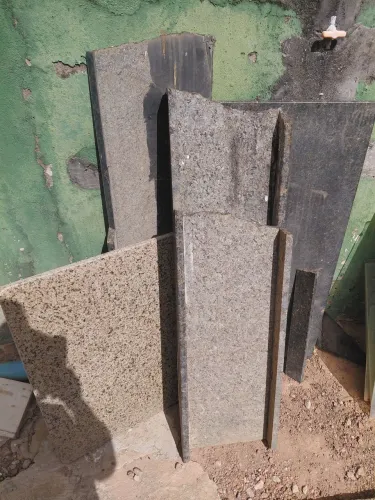 Vendo peças de granito misto 70 reais
