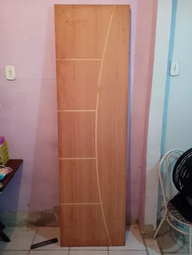 Vendo porta completa retirando no local