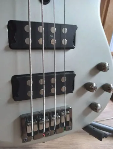 Contrabaixo Yamaha