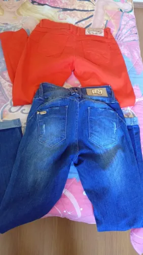 Quatro peças jeans semi novas com a numeração 40 42 38 e 44 